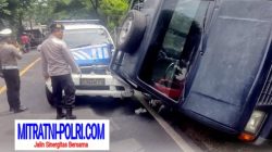 Usai Patroli, Mobil Satlantas Polresta Banyuwangi Tabrak Pikap di Watudodol