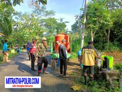 Warga Desa Ngulanwetan Pogalan Trenggalek Giat Kerja Bakti Bersih – Bersih Makam Rampal Gading Jelang Bulan Ramadhan 1447 H