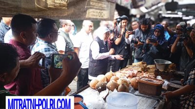 Khofifah Indar Parawansa Sidak Pasar Dukuh Kupang Surabaya, Pastikan Pasokan dan Harga Terkendali Jelang Ramadan